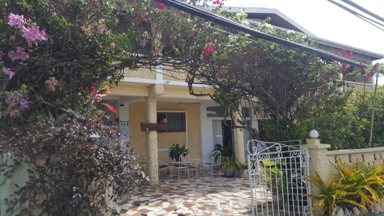 Rainbow Inn Grenville エクステリア 写真